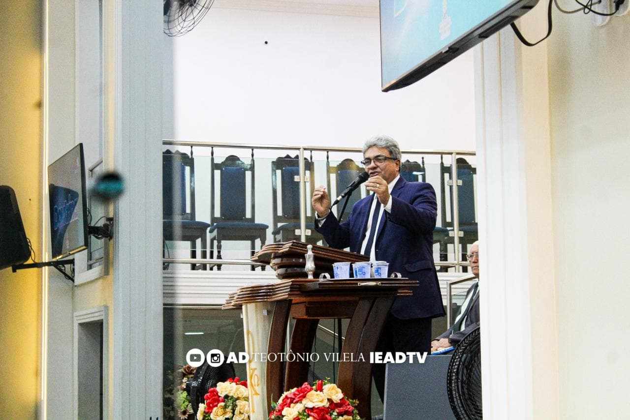 Culto de Doutrina reforça chamado à prática da Palavra e à firmeza espiritual